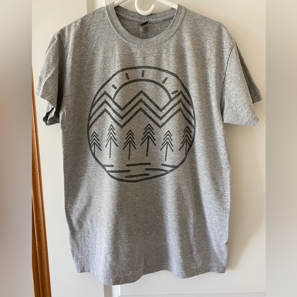 Outdoor Gray Tshirt M